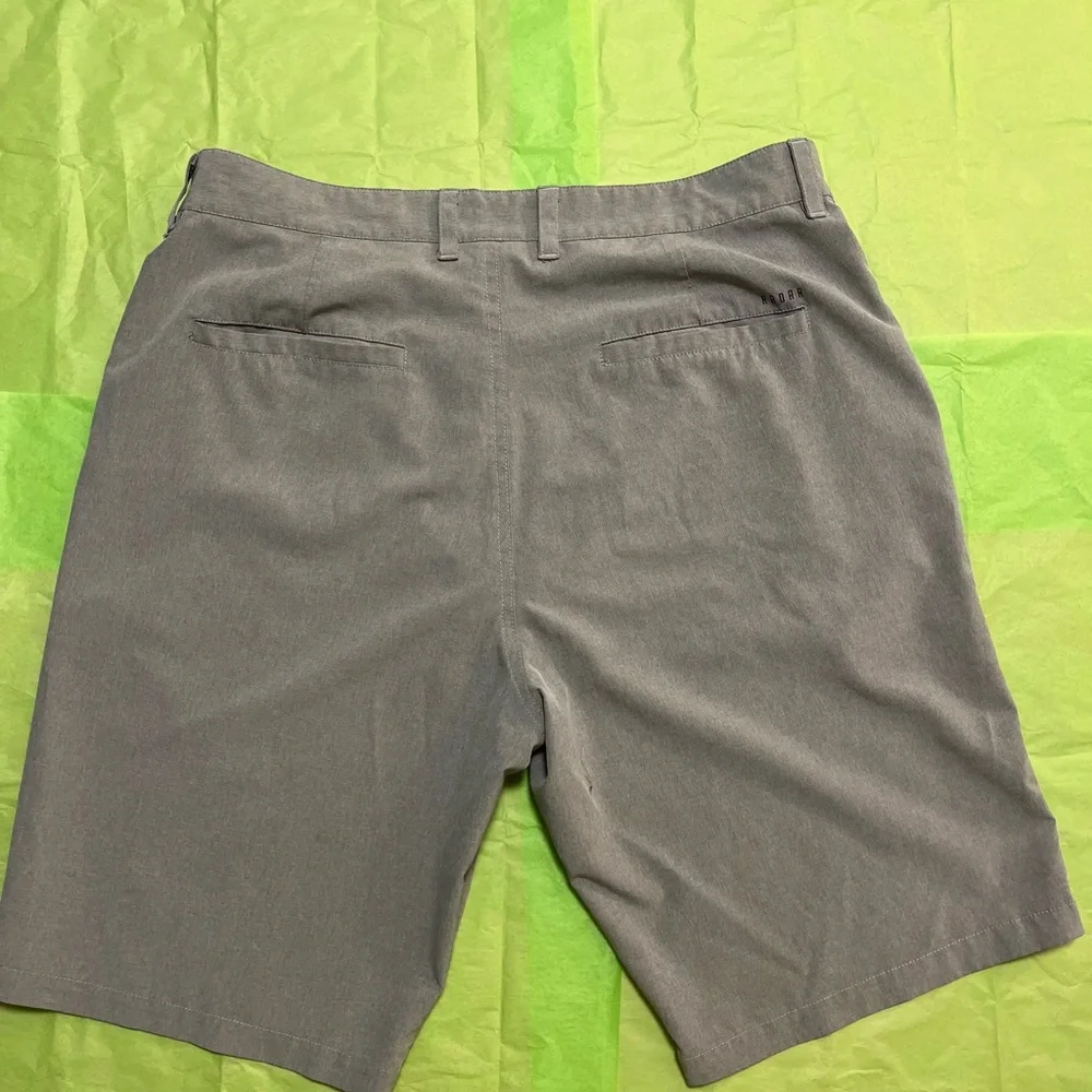 Gray RADAR waterskis Hybrid Shorts 100% polyester men’s size 32 with pockets